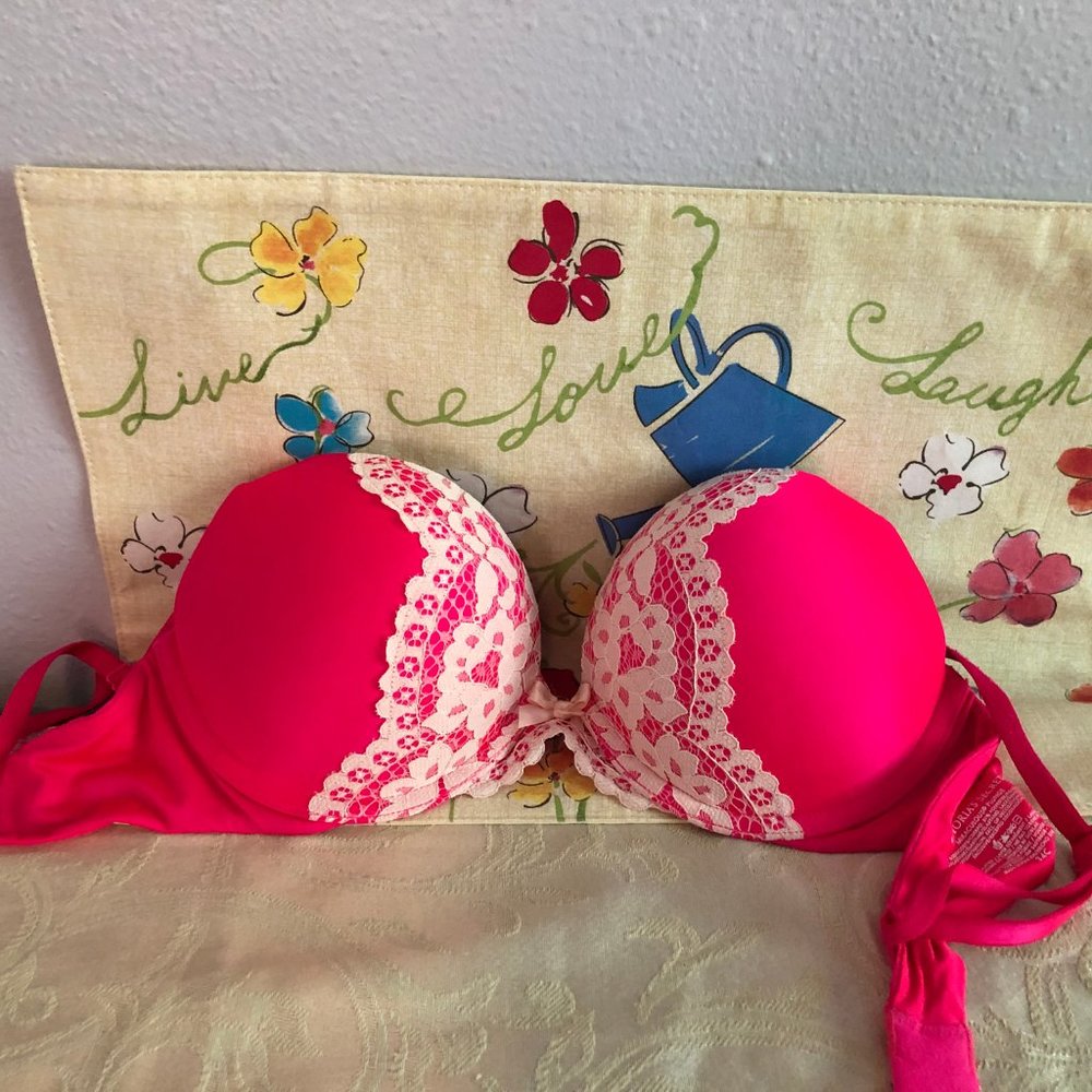 Victoria's Secret Miraculous Plunge 34C Pink